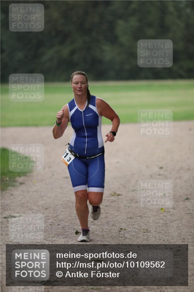 30.08.2026 - Elbe Triathlon Hamburg Antke Förster http://msf.ph/oto/10109562 30.08.2026 15:43:42 Laufen 13, 1 meine-sportfotos.de