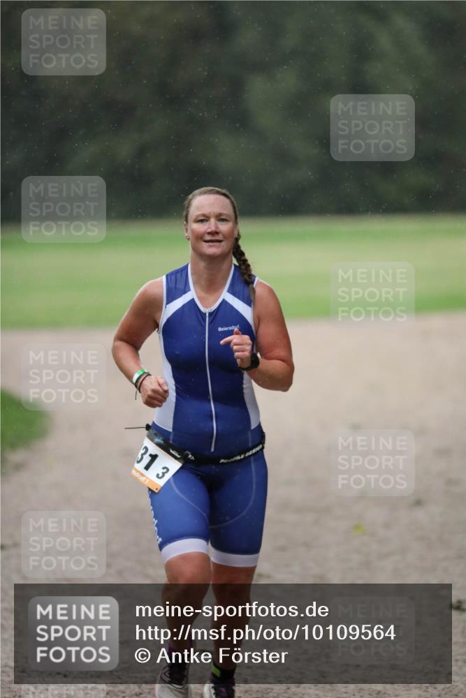 30.08.2026 - Elbe Triathlon Hamburg Antke Förster http://msf.ph/oto/10109564 30.08.2026 15:43:44 Laufen 31, 3, 1 meine-sportfotos.de