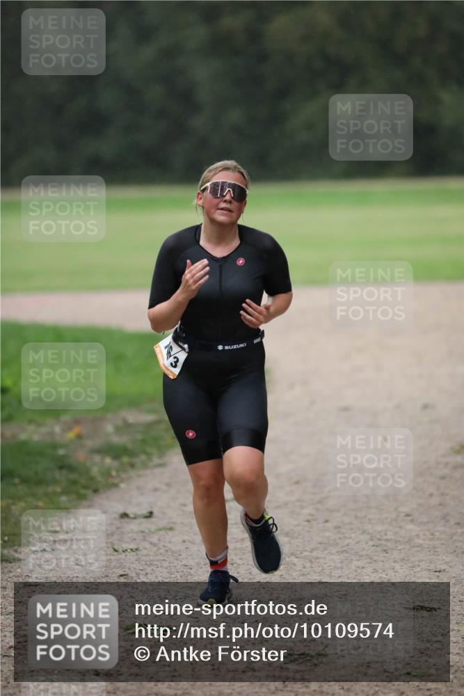 30.08.2026 - Elbe Triathlon Hamburg Antke Förster http://msf.ph/oto/10109574 30.08.2026 15:44:00 Laufen  meine-sportfotos.de