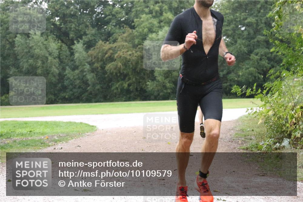 30.08.2026 - Elbe Triathlon Hamburg Antke Förster http://msf.ph/oto/10109579 30.08.2026 16:16:14 Laufen  meine-sportfotos.de