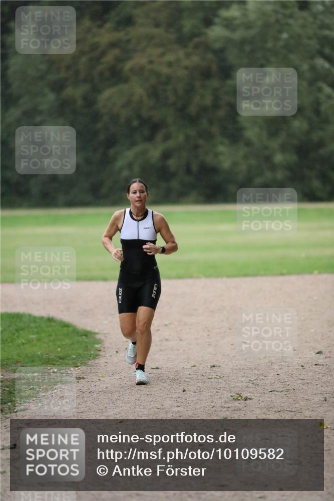 30.08.2026 - Elbe Triathlon Hamburg Antke Förster http://msf.ph/oto/10109582 30.08.2026 15:44:50 Laufen 3 meine-sportfotos.de