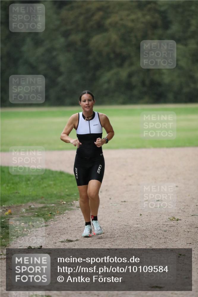 30.08.2026 - Elbe Triathlon Hamburg Antke Förster http://msf.ph/oto/10109584 30.08.2026 15:44:51 Laufen 3 meine-sportfotos.de