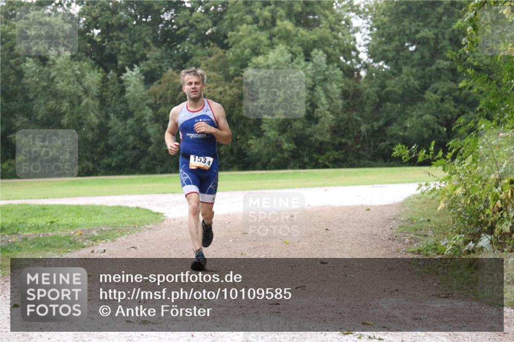 30.08.2026 - Elbe Triathlon Hamburg Antke Förster http://msf.ph/oto/10109585 30.08.2026 16:17:02 Laufen 1534 meine-sportfotos.de