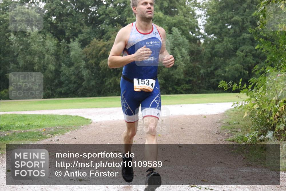 30.08.2026 - Elbe Triathlon Hamburg Antke Förster http://msf.ph/oto/10109589 30.08.2026 16:17:04 Laufen 1534 meine-sportfotos.de