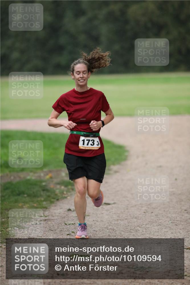 30.08.2026 - Elbe Triathlon Hamburg Antke Förster http://msf.ph/oto/10109594 30.08.2026 15:44:59 Laufen 1733 meine-sportfotos.de
