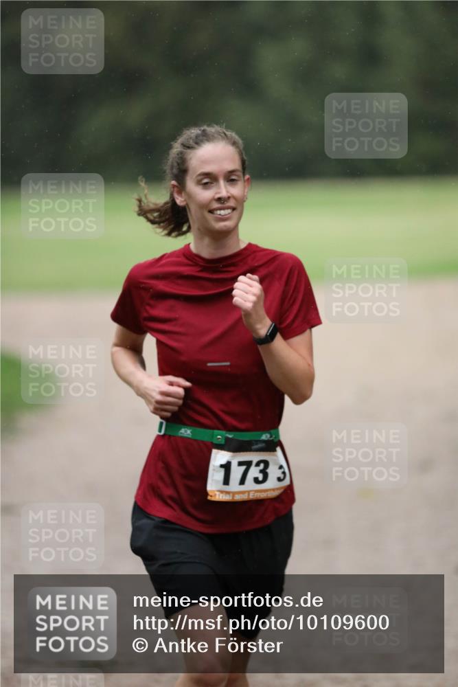30.08.2026 - Elbe Triathlon Hamburg Antke Förster http://msf.ph/oto/10109600 30.08.2026 15:45:00 Laufen 1733 meine-sportfotos.de