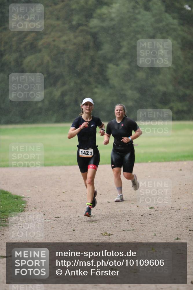 30.08.2026 - Elbe Triathlon Hamburg Antke Förster http://msf.ph/oto/10109606 30.08.2026 15:46:17 Laufen 142, 3 meine-sportfotos.de