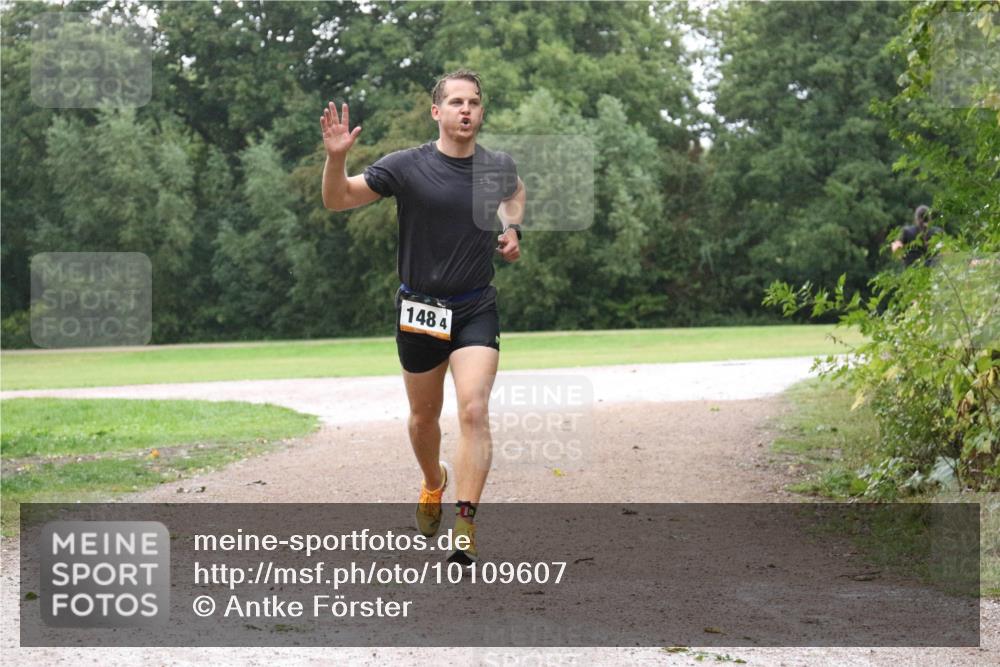 30.08.2026 - Elbe Triathlon Hamburg Antke Förster http://msf.ph/oto/10109607 30.08.2026 16:17:37 Laufen 1484 meine-sportfotos.de