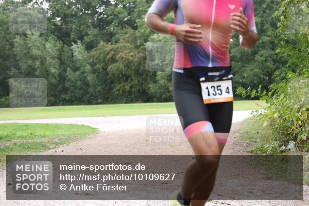 30.08.2026 - Elbe Triathlon Hamburg Antke Förster http://msf.ph/oto/10109627 30.08.2026 16:18:02 Laufen 1354 meine-sportfotos.de
