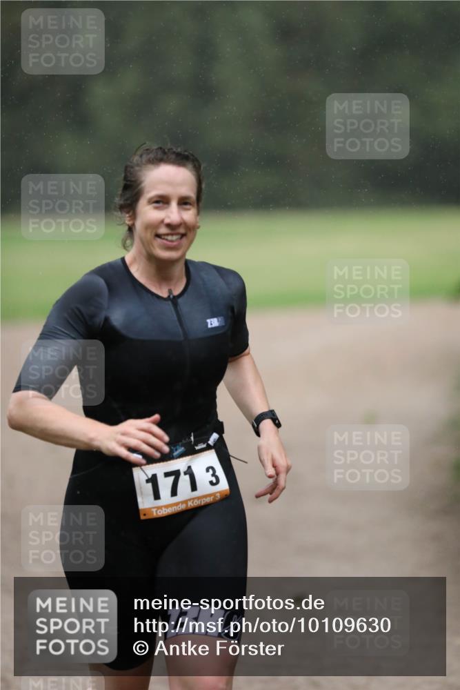 30.08.2026 - Elbe Triathlon Hamburg Antke Förster http://msf.ph/oto/10109630 30.08.2026 15:46:26 Laufen 1713, 3, 13, 73850 meine-sportfotos.de