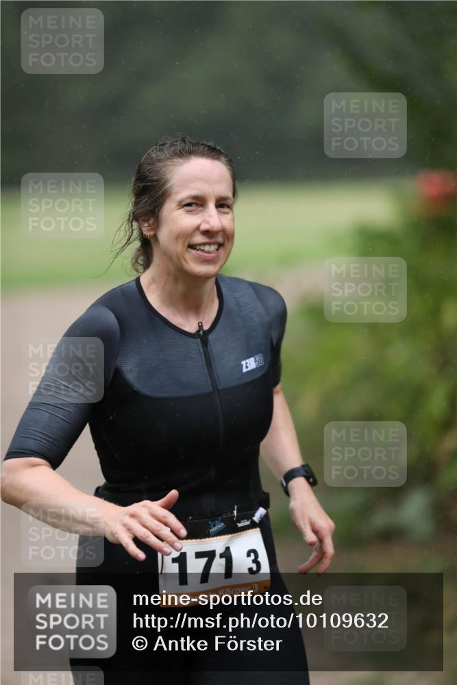 30.08.2026 - Elbe Triathlon Hamburg Antke Förster http://msf.ph/oto/10109632 30.08.2026 15:46:27 Laufen 171, 3, 3, 3 meine-sportfotos.de