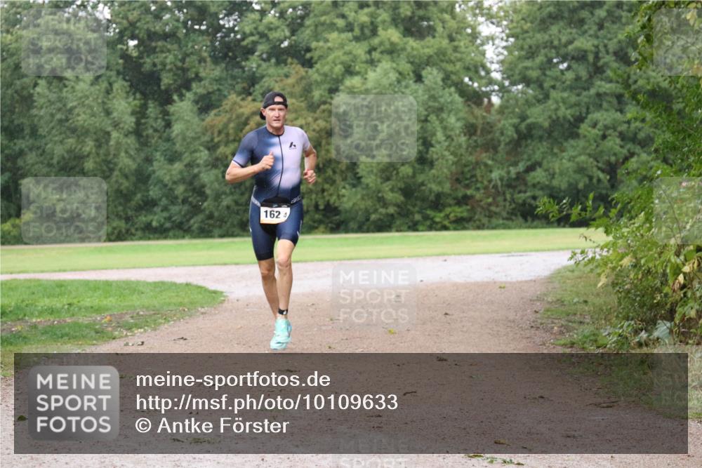 30.08.2026 - Elbe Triathlon Hamburg Antke Förster http://msf.ph/oto/10109633 30.08.2026 16:20:14 Laufen 162, 4 meine-sportfotos.de