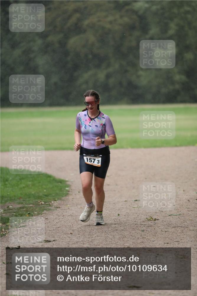 30.08.2026 - Elbe Triathlon Hamburg Antke Förster http://msf.ph/oto/10109634 30.08.2026 15:46:39 Laufen 157, 3 meine-sportfotos.de
