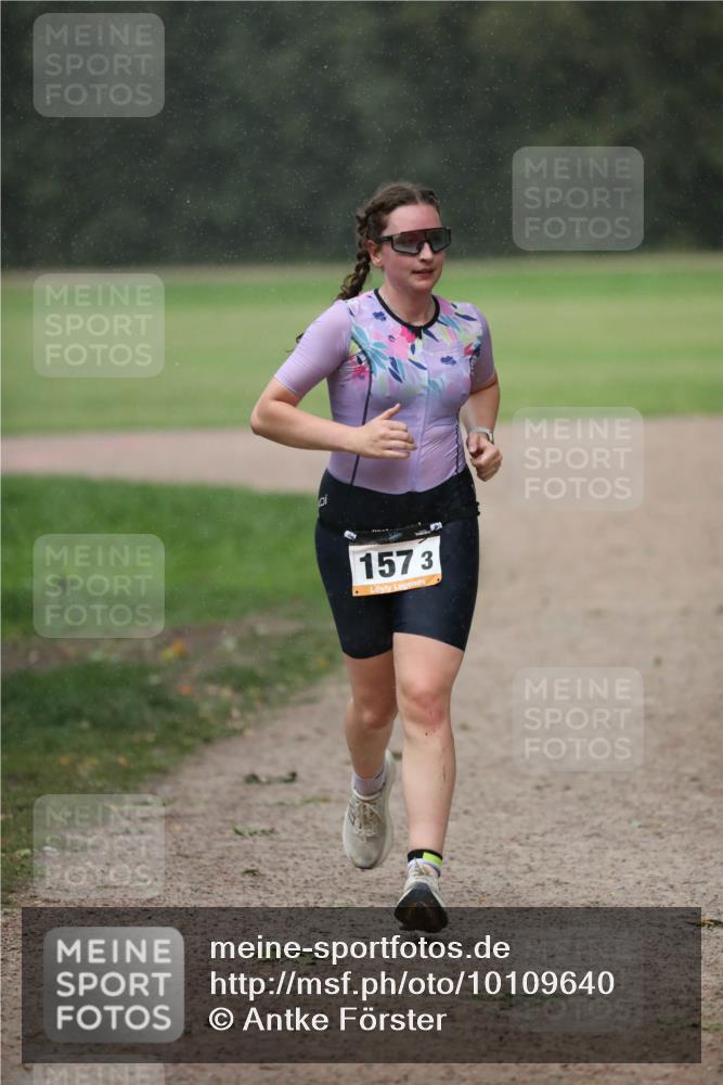 30.08.2026 - Elbe Triathlon Hamburg Antke Förster http://msf.ph/oto/10109640 30.08.2026 15:46:40 Laufen 1573 meine-sportfotos.de