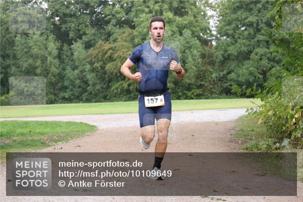 30.08.2026 - Elbe Triathlon Hamburg Antke Förster http://msf.ph/oto/10109649 30.08.2026 16:20:25 Laufen 157, 4 meine-sportfotos.de