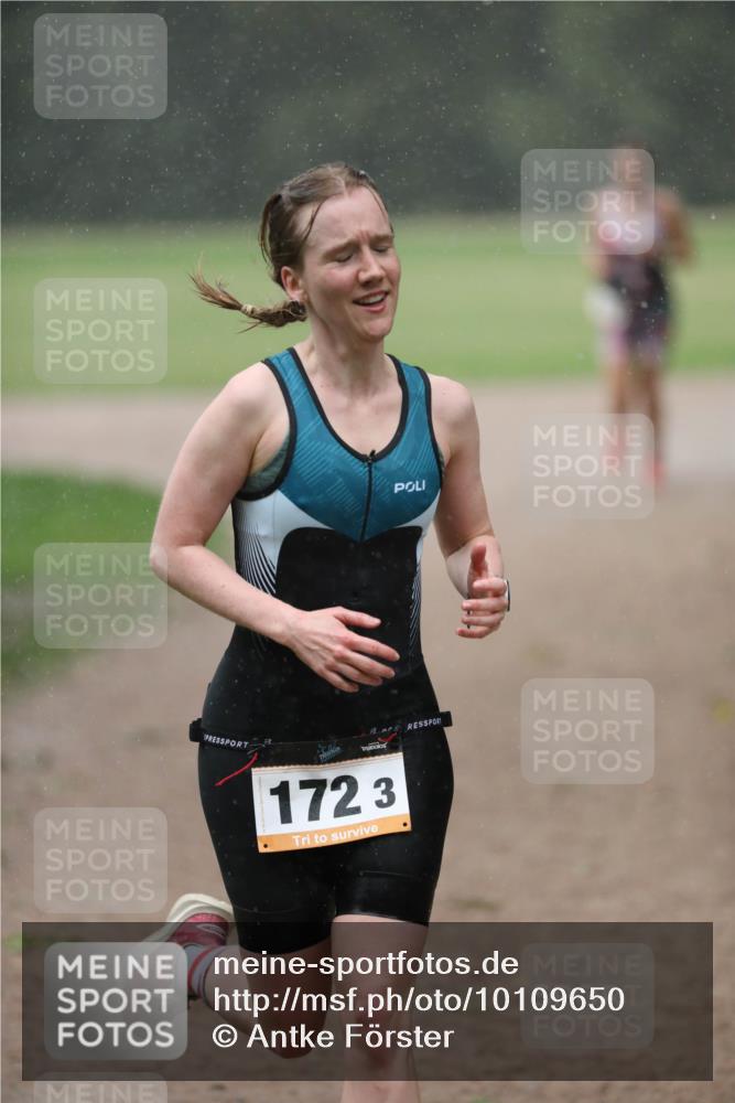 30.08.2026 - Elbe Triathlon Hamburg Antke Förster http://msf.ph/oto/10109650 30.08.2026 15:47:55 Laufen 1723 meine-sportfotos.de