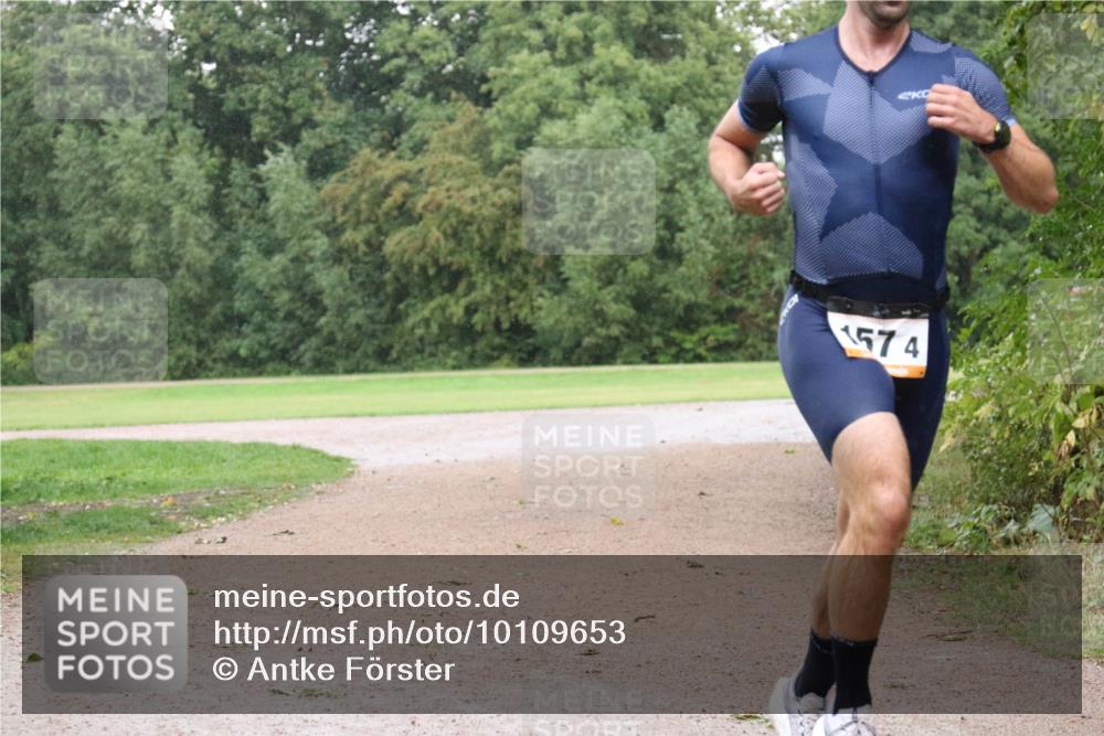 30.08.2026 - Elbe Triathlon Hamburg Antke Förster http://msf.ph/oto/10109653 30.08.2026 16:20:25 Laufen 1574 meine-sportfotos.de