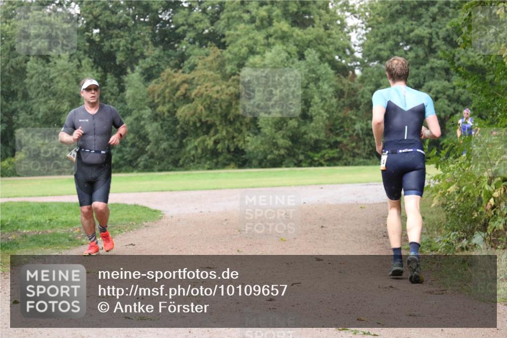 30.08.2026 - Elbe Triathlon Hamburg Antke Förster http://msf.ph/oto/10109657 30.08.2026 16:20:55 Laufen  meine-sportfotos.de