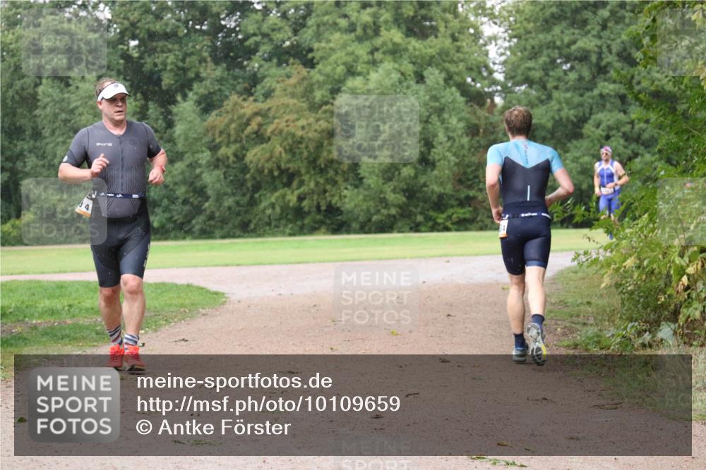 30.08.2026 - Elbe Triathlon Hamburg Antke Förster http://msf.ph/oto/10109659 30.08.2026 16:20:56 Laufen 4, 4 meine-sportfotos.de