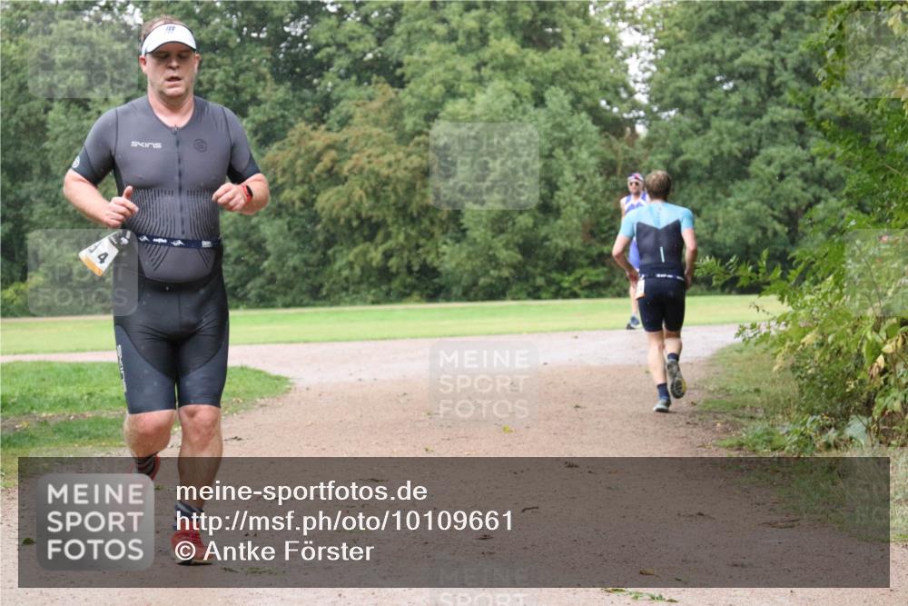 30.08.2026 - Elbe Triathlon Hamburg Antke Förster http://msf.ph/oto/10109661 30.08.2026 16:20:58 Laufen 4 meine-sportfotos.de