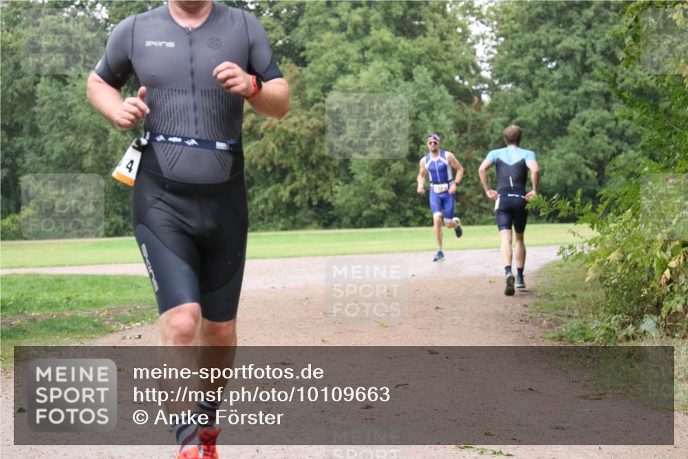 30.08.2026 - Elbe Triathlon Hamburg Antke Förster http://msf.ph/oto/10109663 30.08.2026 16:20:59 Laufen  meine-sportfotos.de