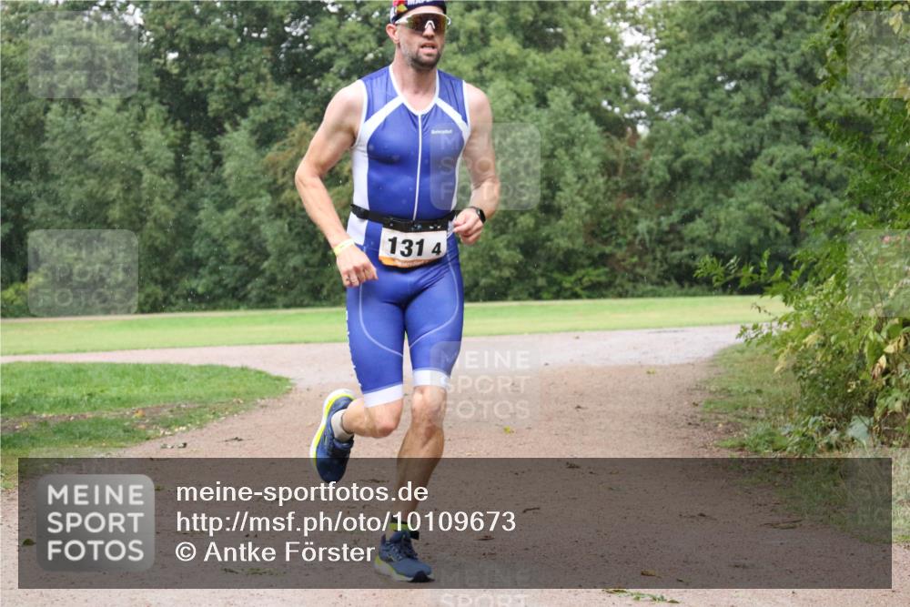 30.08.2026 - Elbe Triathlon Hamburg Antke Förster http://msf.ph/oto/10109673 30.08.2026 16:21:05 Laufen 131, 4 meine-sportfotos.de