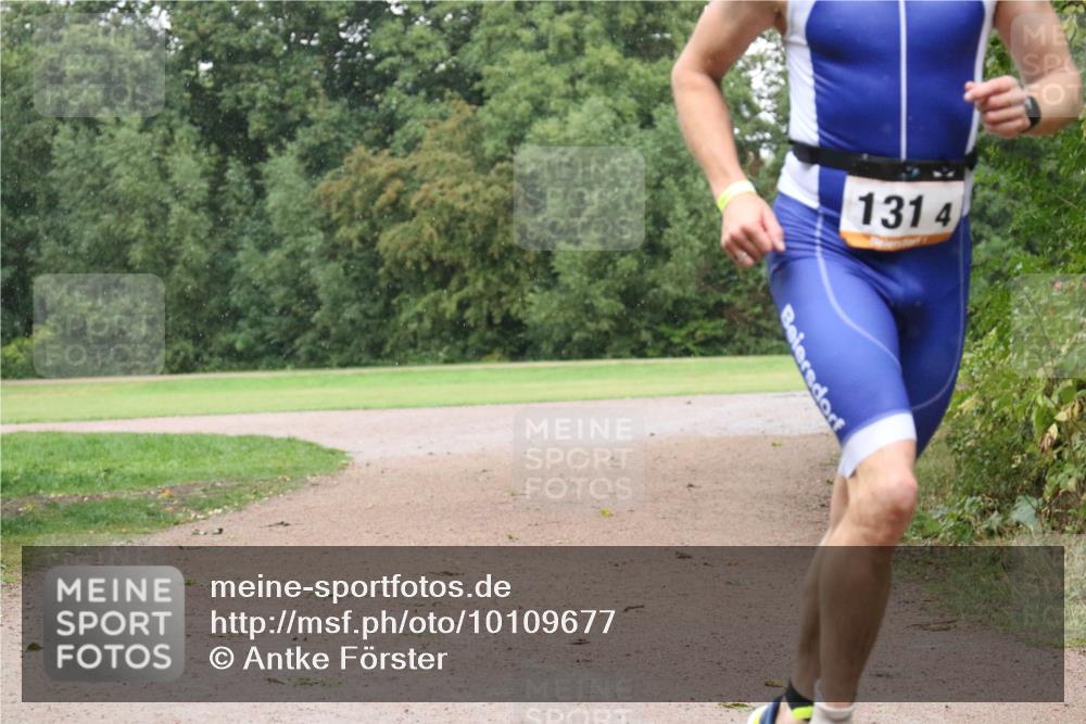 30.08.2026 - Elbe Triathlon Hamburg Antke Förster http://msf.ph/oto/10109677 30.08.2026 16:21:06 Laufen 1314 meine-sportfotos.de