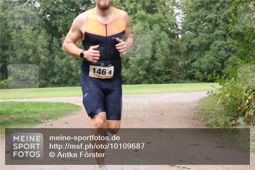 30.08.2026 - Elbe Triathlon Hamburg Antke Förster http://msf.ph/oto/10109687 30.08.2026 16:21:23 Laufen 1464 meine-sportfotos.de