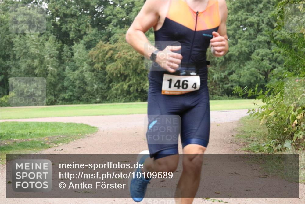 30.08.2026 - Elbe Triathlon Hamburg Antke Förster http://msf.ph/oto/10109689 30.08.2026 16:21:23 Laufen 1464 meine-sportfotos.de