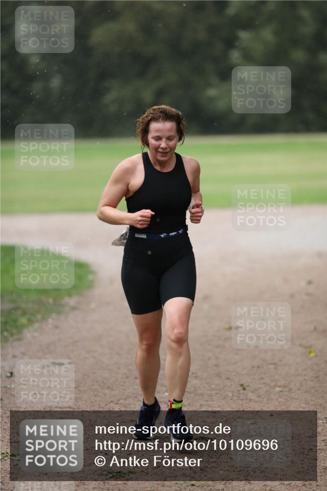 30.08.2026 - Elbe Triathlon Hamburg Antke Förster http://msf.ph/oto/10109696 30.08.2026 15:49:08 Laufen  meine-sportfotos.de