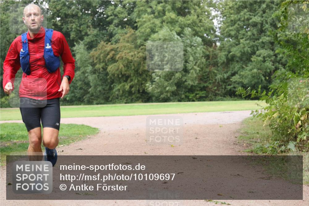 30.08.2026 - Elbe Triathlon Hamburg Antke Förster http://msf.ph/oto/10109697 30.08.2026 16:21:46 Laufen  meine-sportfotos.de