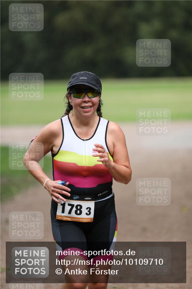 30.08.2026 - Elbe Triathlon Hamburg Antke Förster http://msf.ph/oto/10109710 30.08.2026 15:50:36 Laufen 178, 3 meine-sportfotos.de