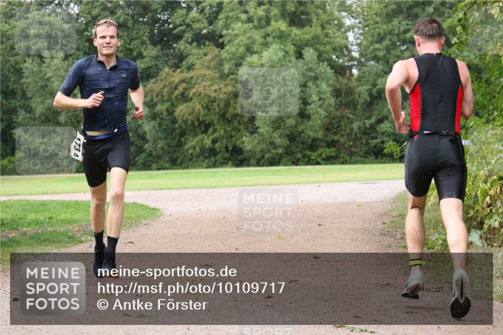 30.08.2026 - Elbe Triathlon Hamburg Antke Förster http://msf.ph/oto/10109717 30.08.2026 16:23:04 Laufen 173, 4 meine-sportfotos.de
