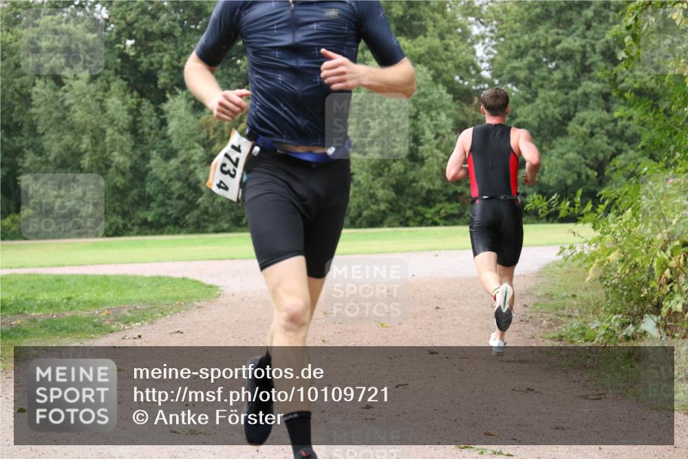 30.08.2026 - Elbe Triathlon Hamburg Antke Förster http://msf.ph/oto/10109721 30.08.2026 16:23:05 Laufen 173, 4 meine-sportfotos.de