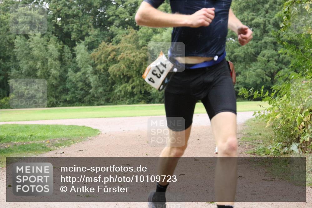 30.08.2026 - Elbe Triathlon Hamburg Antke Förster http://msf.ph/oto/10109723 30.08.2026 16:23:06 Laufen 1734 meine-sportfotos.de