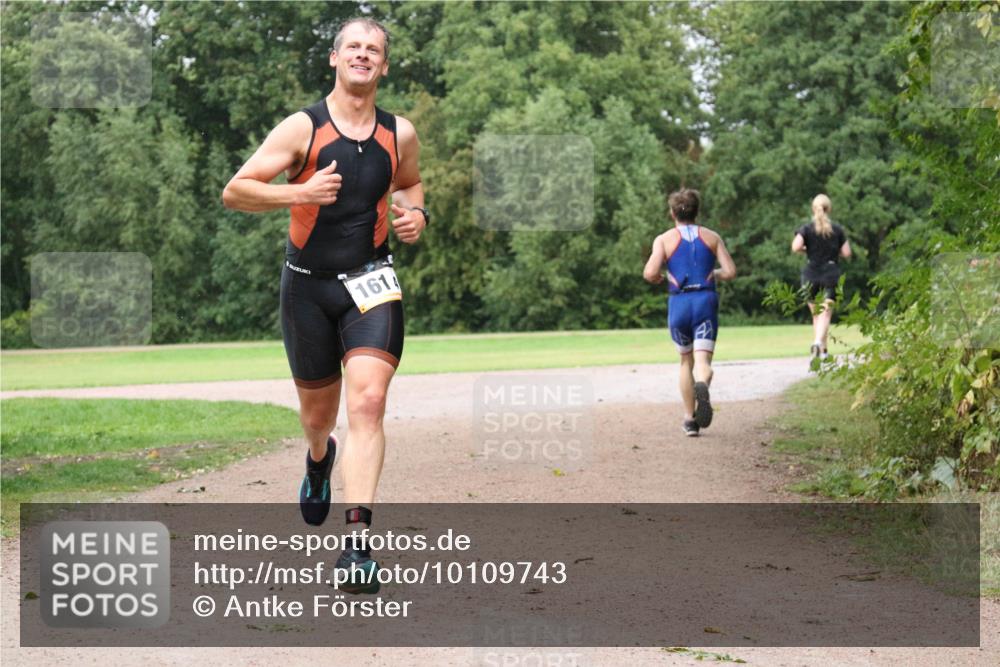 30.08.2026 - Elbe Triathlon Hamburg Antke Förster http://msf.ph/oto/10109743 30.08.2026 16:23:38 Laufen 161 meine-sportfotos.de