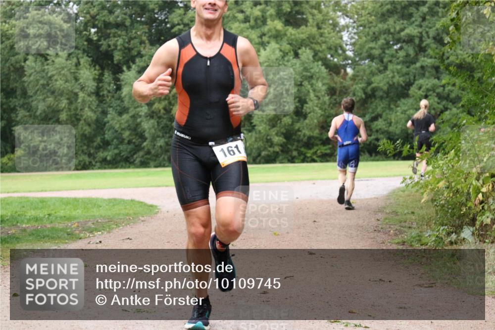 30.08.2026 - Elbe Triathlon Hamburg Antke Förster http://msf.ph/oto/10109745 30.08.2026 16:23:39 Laufen 161 meine-sportfotos.de