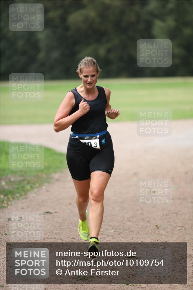 30.08.2026 - Elbe Triathlon Hamburg Antke Förster http://msf.ph/oto/10109754 30.08.2026 15:53:20 Laufen 03 meine-sportfotos.de