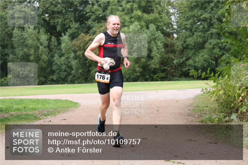 30.08.2026 - Elbe Triathlon Hamburg Antke Förster http://msf.ph/oto/10109757 30.08.2026 16:24:23 Laufen 176, 4 meine-sportfotos.de