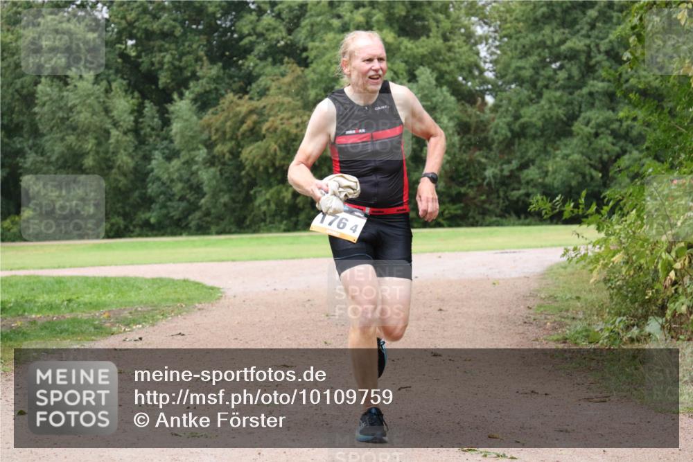 30.08.2026 - Elbe Triathlon Hamburg Antke Förster http://msf.ph/oto/10109759 30.08.2026 16:24:23 Laufen 76, 4 meine-sportfotos.de
