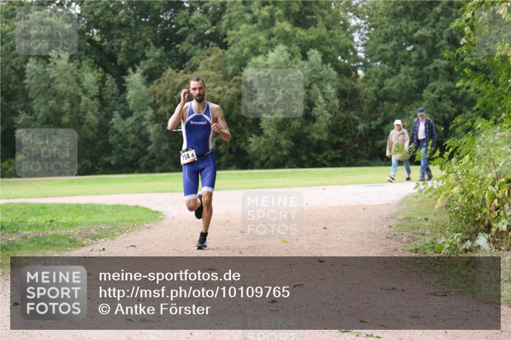 30.08.2026 - Elbe Triathlon Hamburg Antke Förster http://msf.ph/oto/10109765 30.08.2026 16:25:35 Laufen 134, 4 meine-sportfotos.de