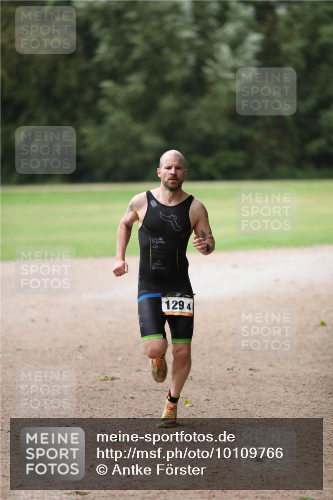 30.08.2026 - Elbe Triathlon Hamburg Antke Förster http://msf.ph/oto/10109766 30.08.2026 15:54:23 Laufen 1294 meine-sportfotos.de
