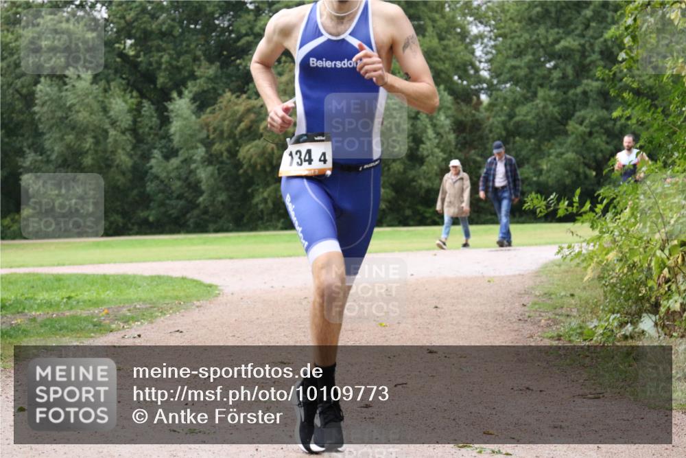 30.08.2026 - Elbe Triathlon Hamburg Antke Förster http://msf.ph/oto/10109773 30.08.2026 16:25:37 Laufen 134, 4 meine-sportfotos.de