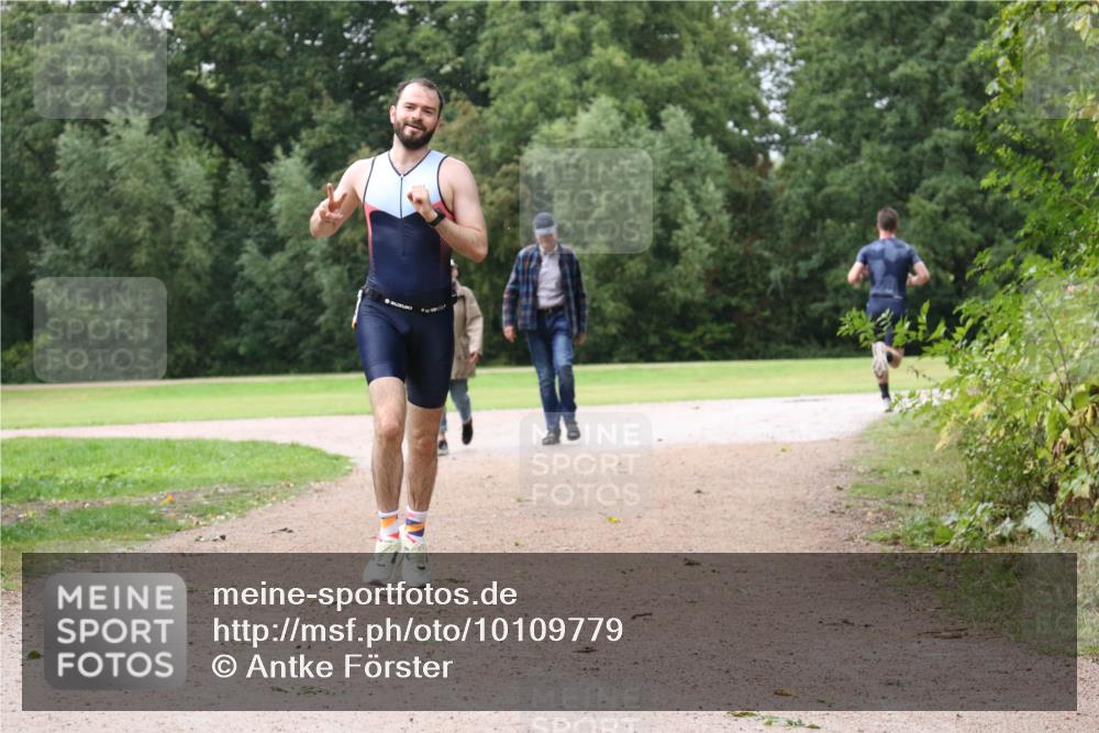 30.08.2026 - Elbe Triathlon Hamburg Antke Förster http://msf.ph/oto/10109779 30.08.2026 16:25:44 Laufen  meine-sportfotos.de