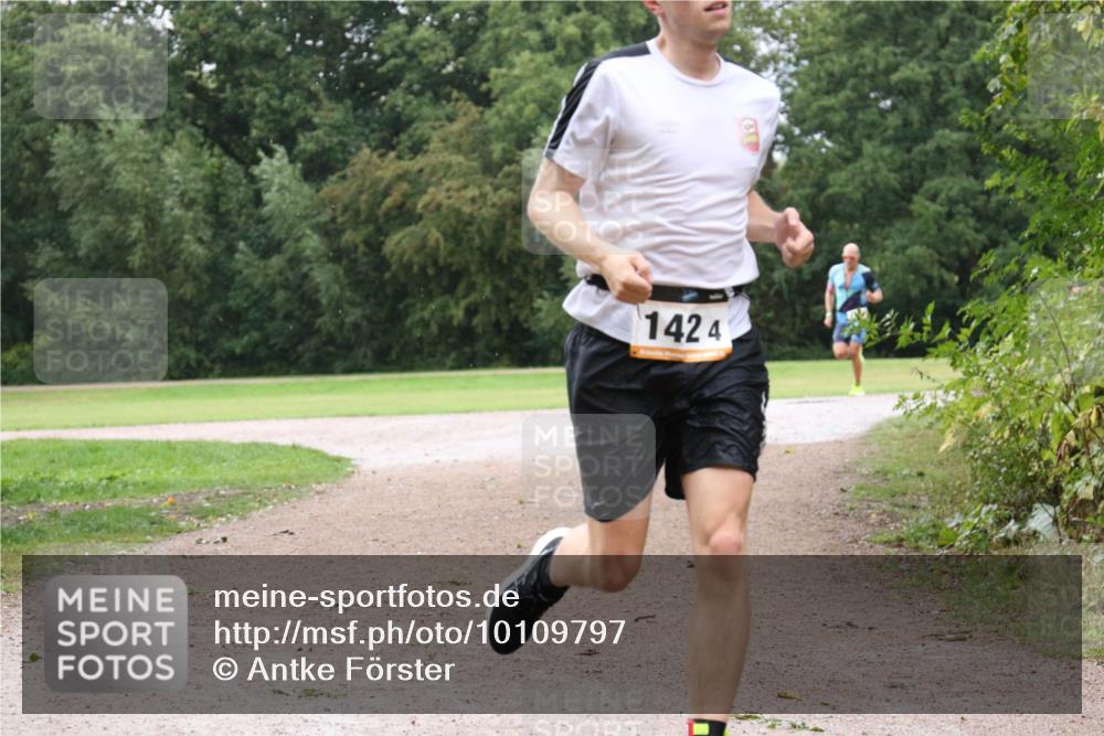 30.08.2026 - Elbe Triathlon Hamburg Antke Förster http://msf.ph/oto/10109797 30.08.2026 16:26:30 Laufen 1424 meine-sportfotos.de