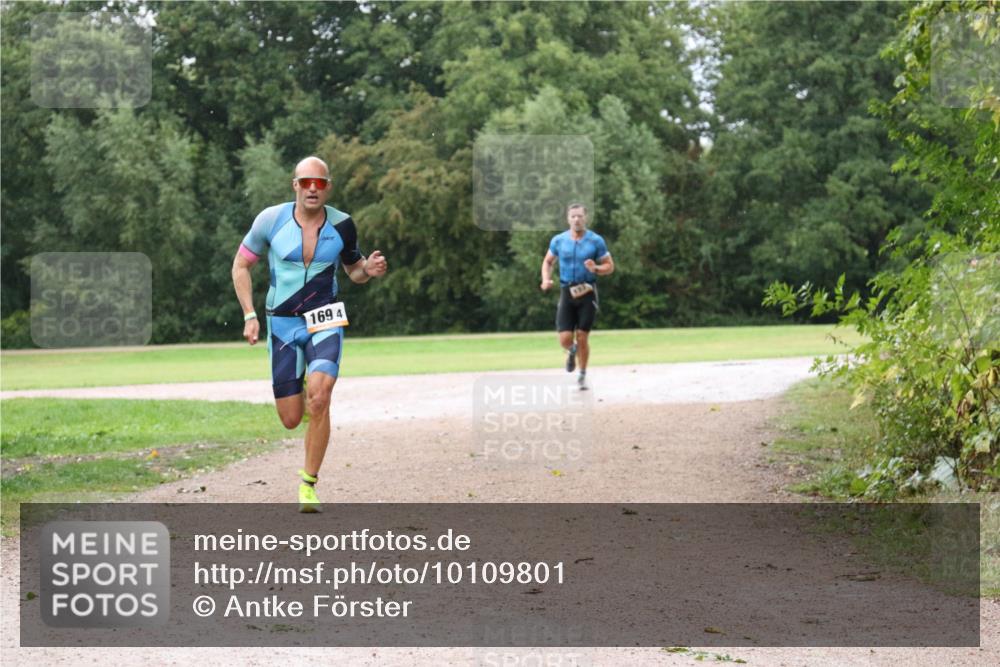 30.08.2026 - Elbe Triathlon Hamburg Antke Förster http://msf.ph/oto/10109801 30.08.2026 16:26:36 Laufen 169, 4 meine-sportfotos.de