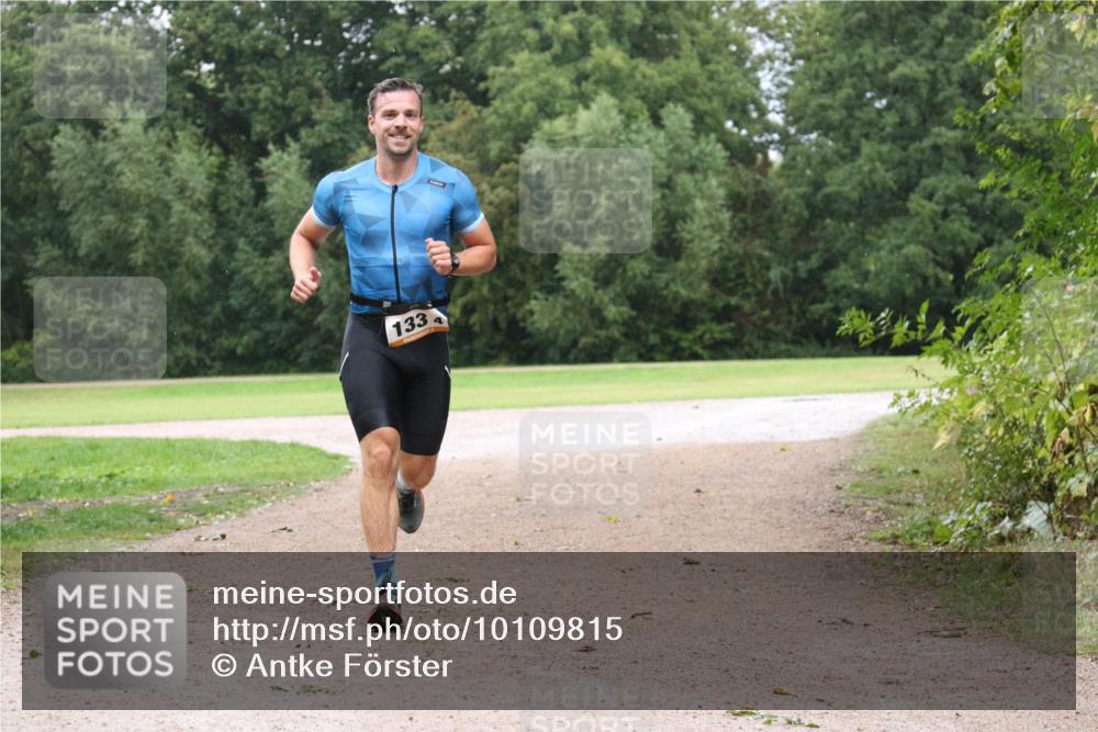 30.08.2026 - Elbe Triathlon Hamburg Antke Förster http://msf.ph/oto/10109815 30.08.2026 16:26:40 Laufen 133, 4 meine-sportfotos.de