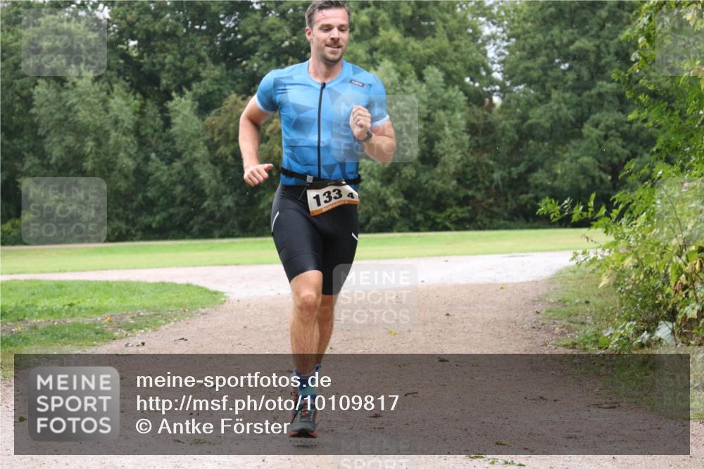 30.08.2026 - Elbe Triathlon Hamburg Antke Förster http://msf.ph/oto/10109817 30.08.2026 16:26:41 Laufen 133, 4 meine-sportfotos.de
