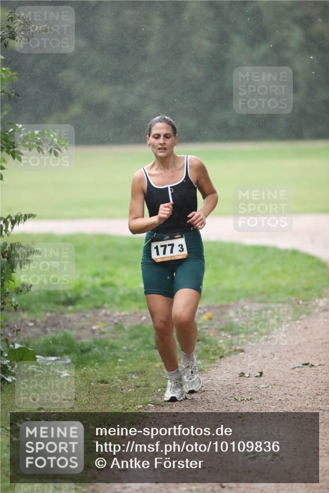 30.08.2026 - Elbe Triathlon Hamburg Antke Förster http://msf.ph/oto/10109836 30.08.2026 16:01:40 Laufen 177, 3 meine-sportfotos.de