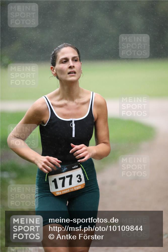 30.08.2026 - Elbe Triathlon Hamburg Antke Förster http://msf.ph/oto/10109844 30.08.2026 16:01:43 Laufen 1773 meine-sportfotos.de